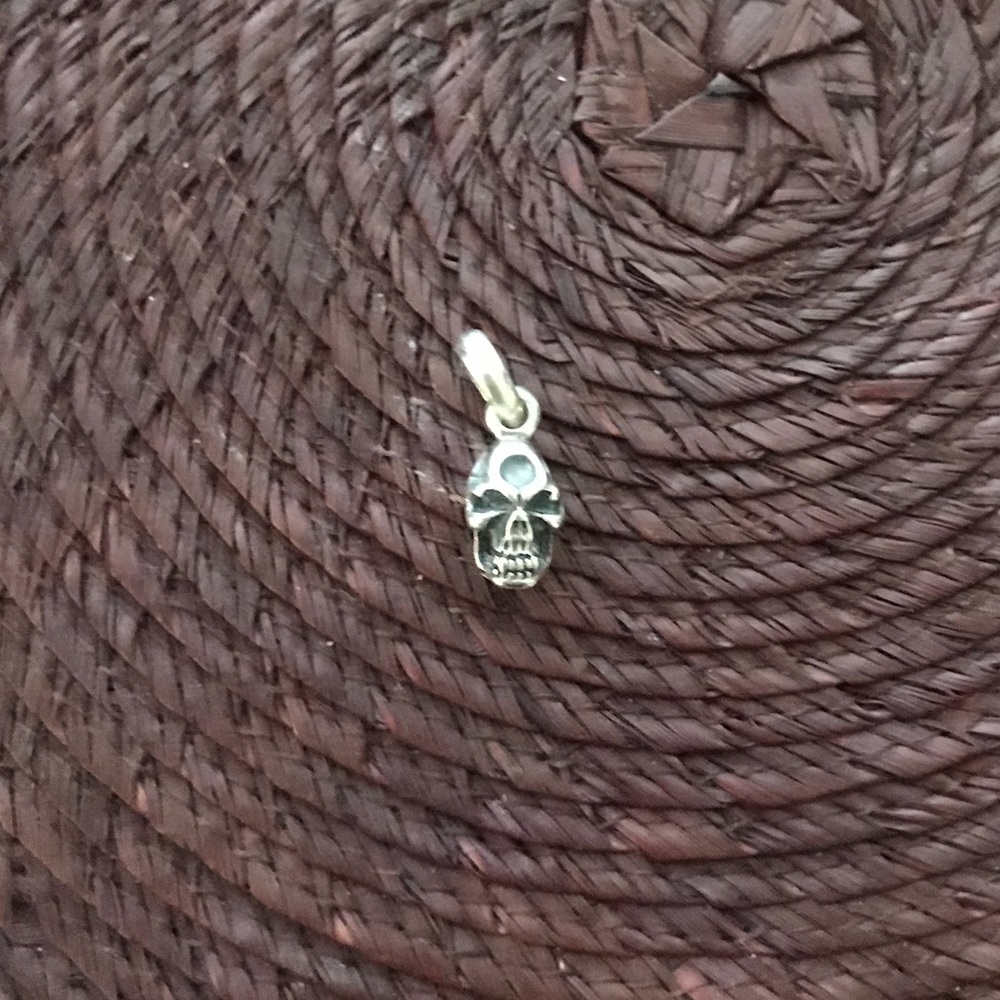 Small Silver Skull Pendant - Picture 2 of 8